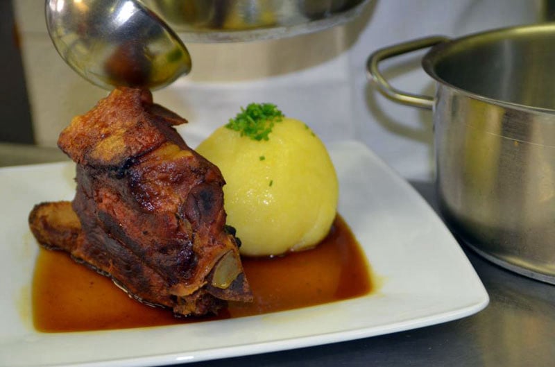 Beste Produkte aus der eigenen Metzgerei. Frisch zubereitet im Retaurant.