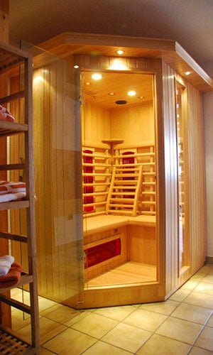 Unsere Sauna, Ruhebereich und kleiner Fitnessbereich