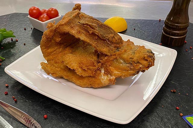 Auch frische Karpfen gibt es im Catering und Partyservice