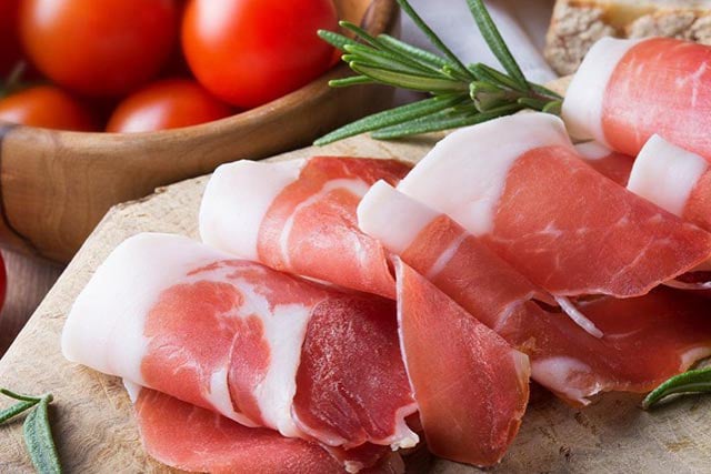 Roher Schinken aus unserer Metzgerei